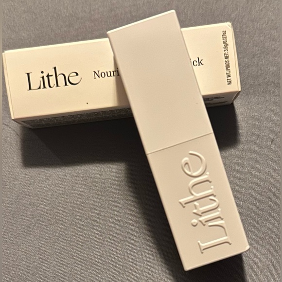 NIB~Lithe Lipstick - Picture 2 of 10